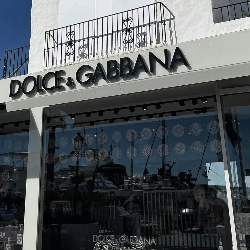 dolce e gabbana crisi
